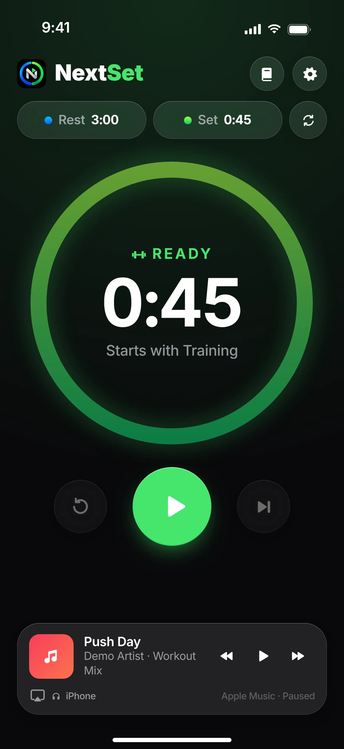 NextSet start screen: rest 3:00 and set 0:45, the ring shows “Ready – Starts with Training”, large start button.